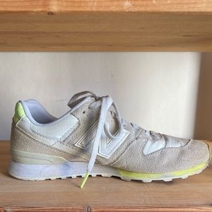 New Balance 696 - Grey suede with neon trim